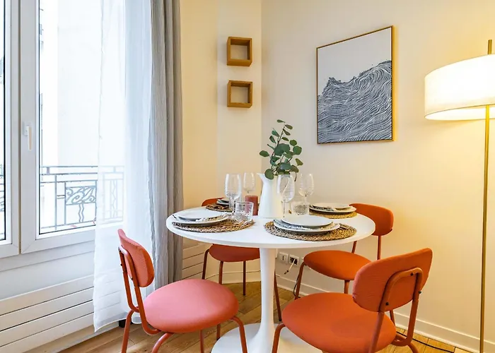 4 Guest Flat In Montorgueil Apartment